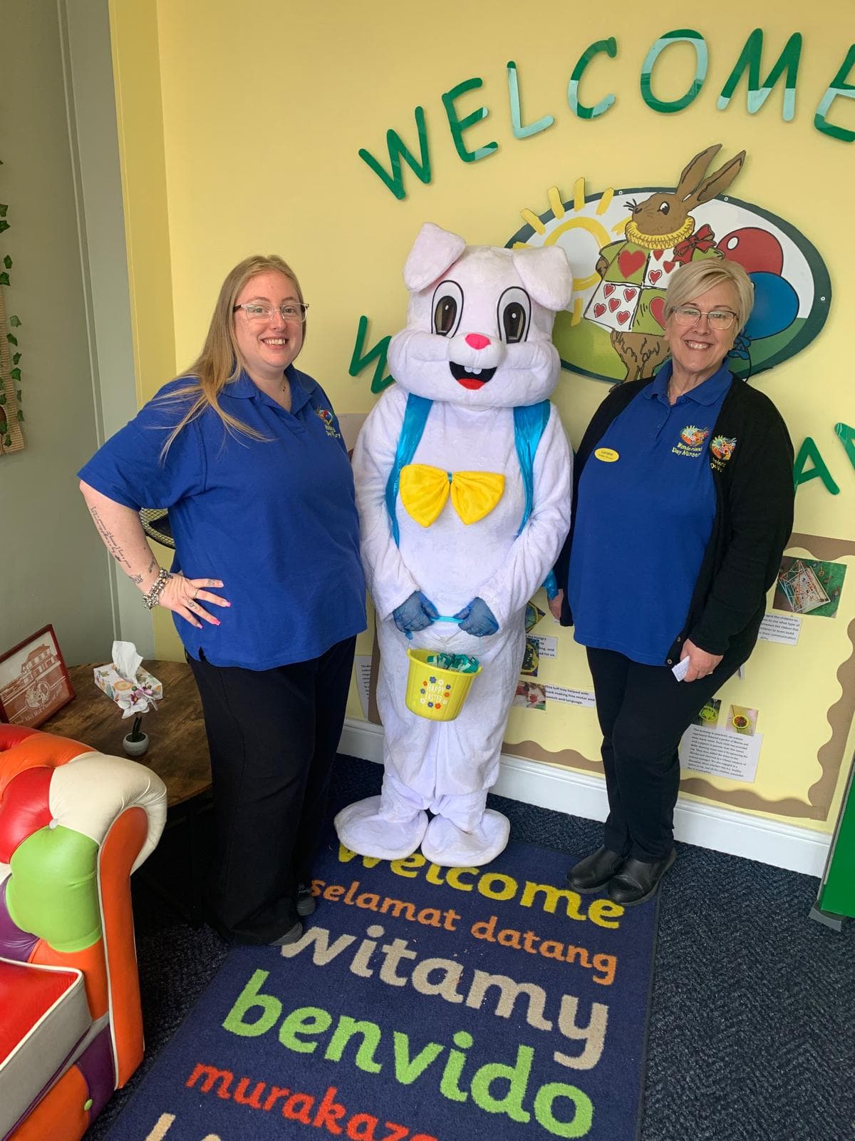 Easter Bunny at Wonderland